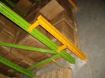 mật độ cao Ổ đĩa kệ pallet với sơn bột phun đã hoàn thành